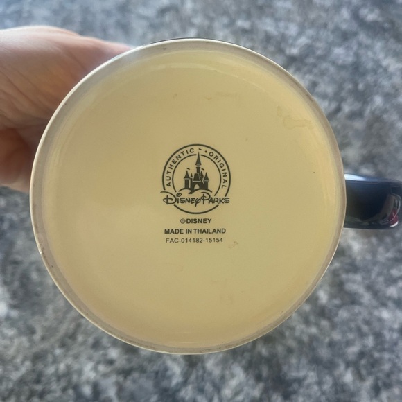 Disney vintage collegiate mug Thailand - Picture 4 of 5